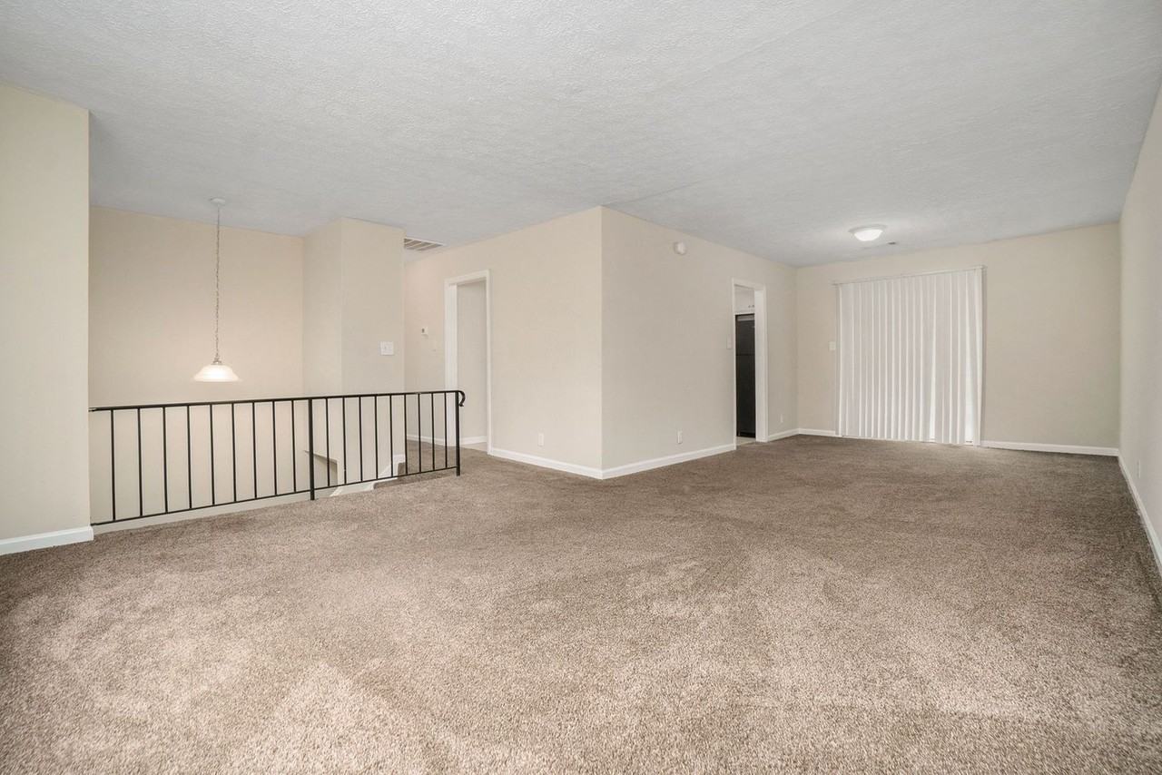 1375 Red Cedar Trl - Photo 3 of 20