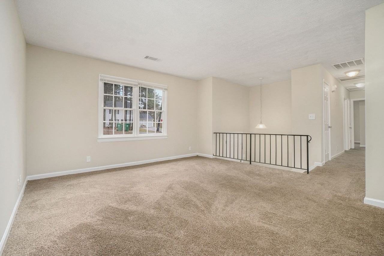 1375 Red Cedar Trl - Photo 4 of 20