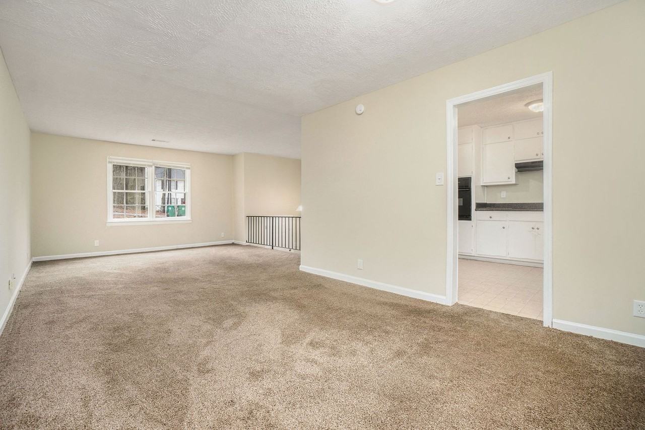 1375 Red Cedar Trl - Photo 5 of 20