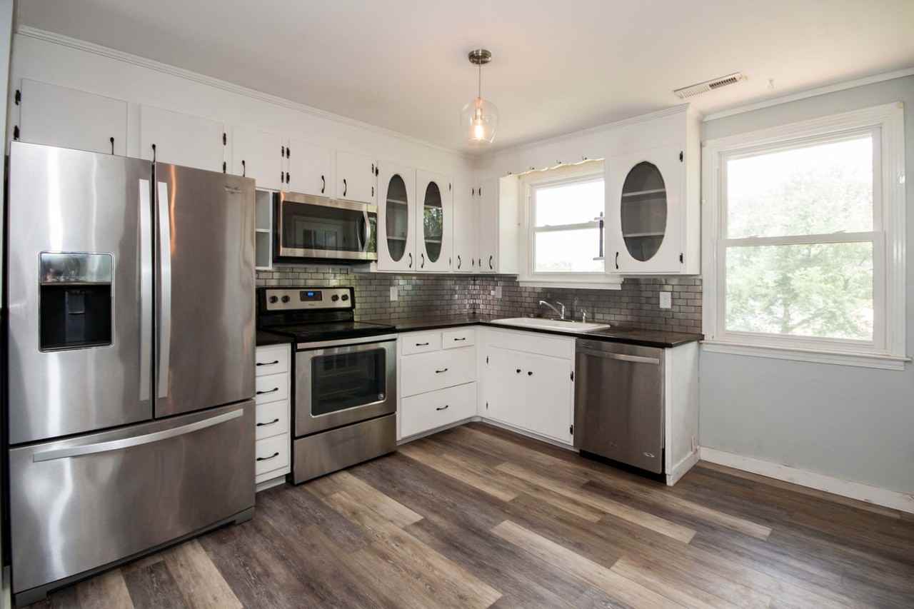 3518 Elkins Ave - Photo 7 of 23