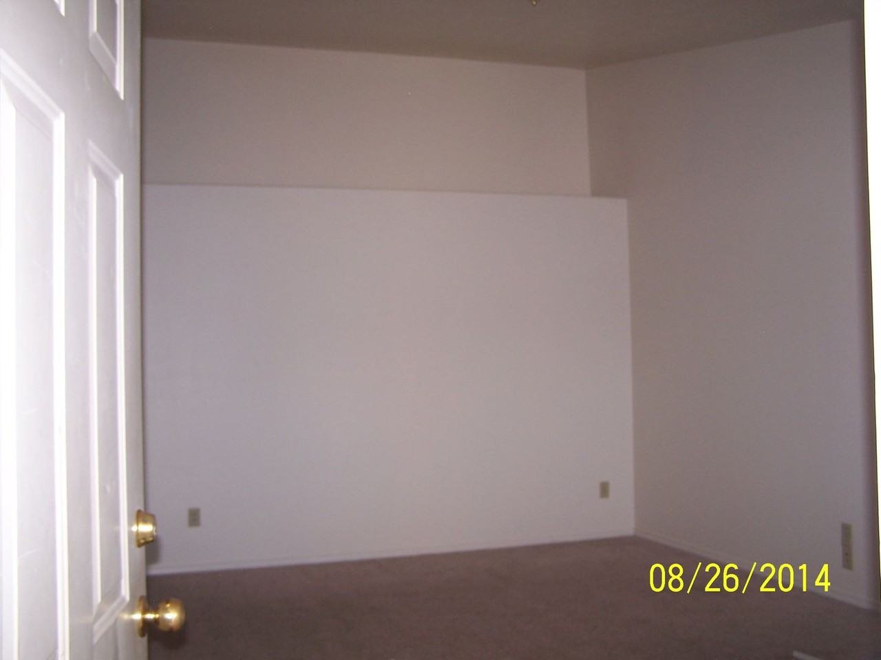 740 Benjamin Ave - Photo 5 of 15