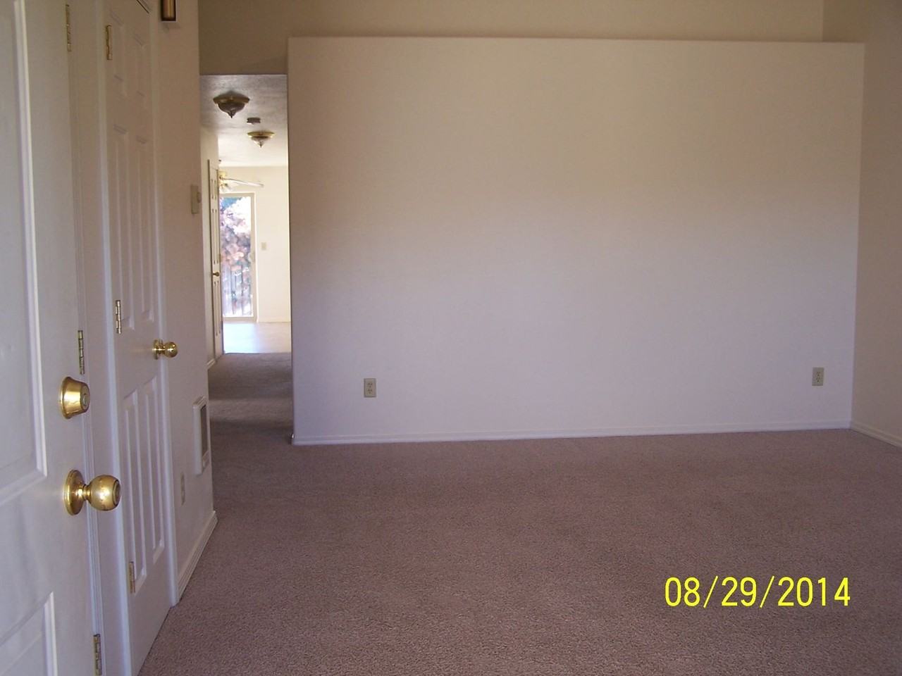 740 Benjamin Ave - Photo 6 of 15