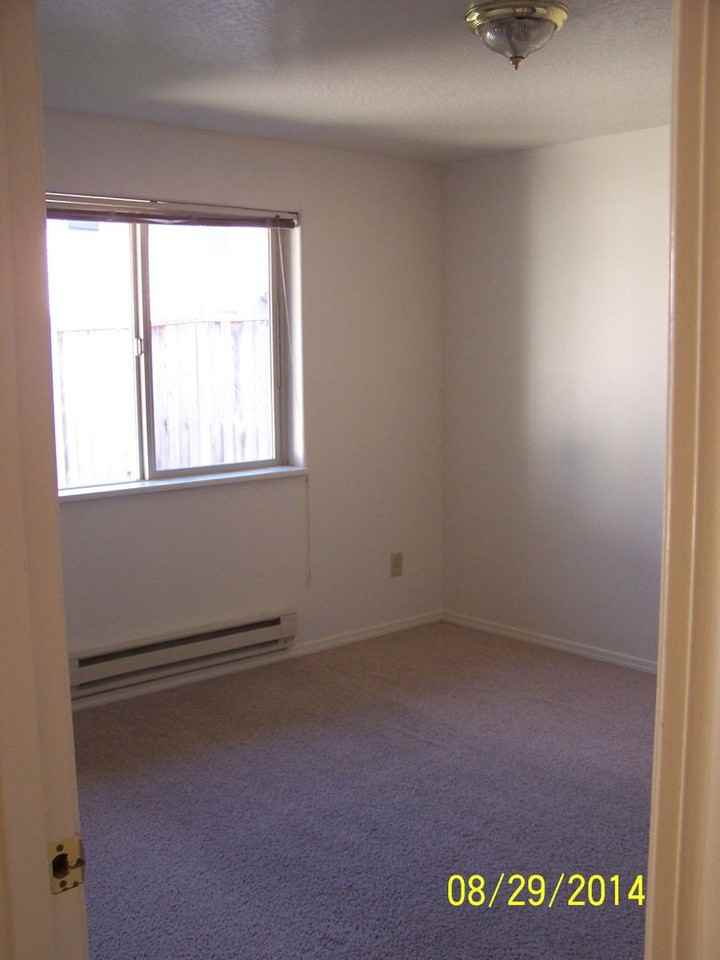 740 Benjamin Ave - Photo 7 of 15