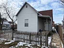 featured image of 15 Vernon Ave