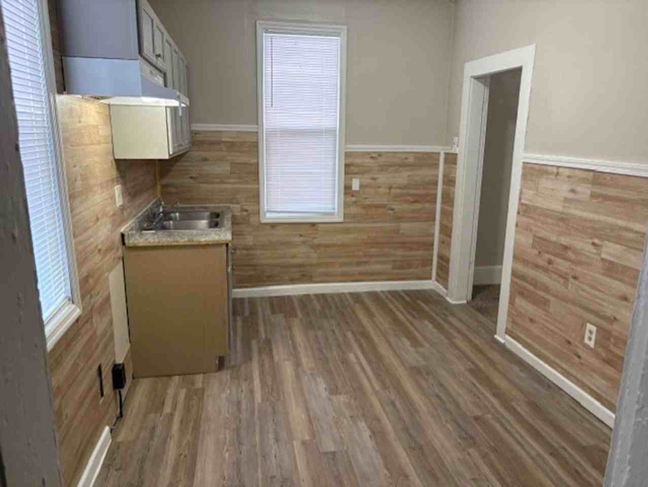 15 Vernon Ave - Photo 2 of 10