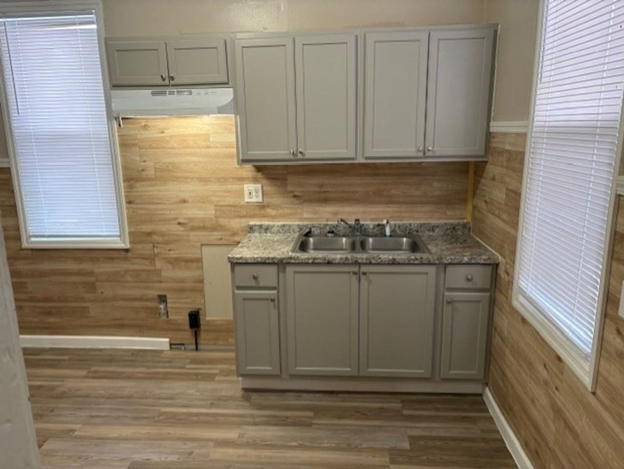 15 Vernon Ave - Photo 3 of 10