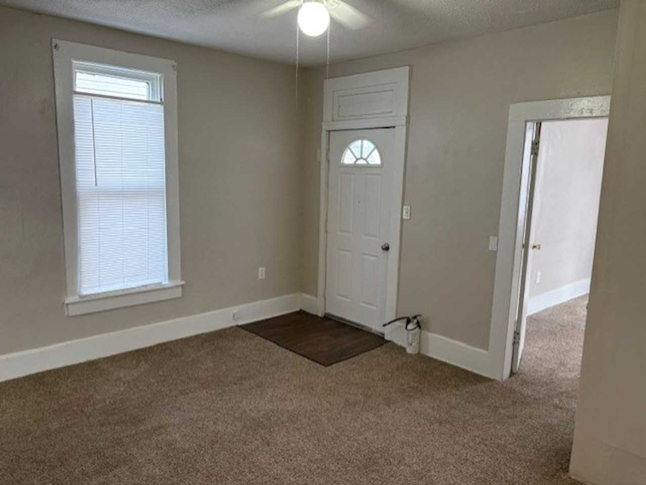 15 Vernon Ave - Photo 5 of 10