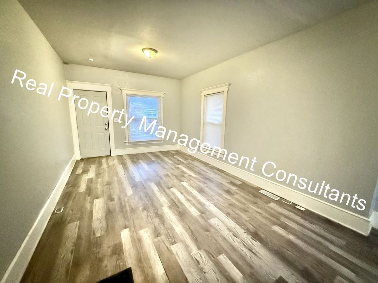 4546 S Benton Ave - Photo 3 of 17