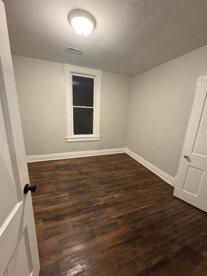 3129 N Wellington Pl - Photo 3 of 6