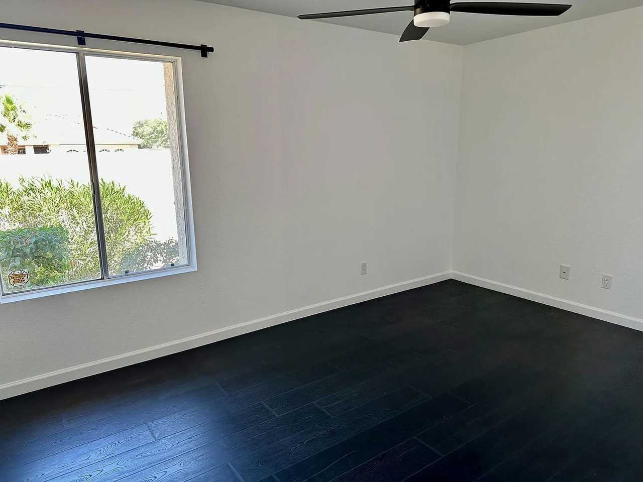 826 E Eugie Ave - Photo 2 of 18