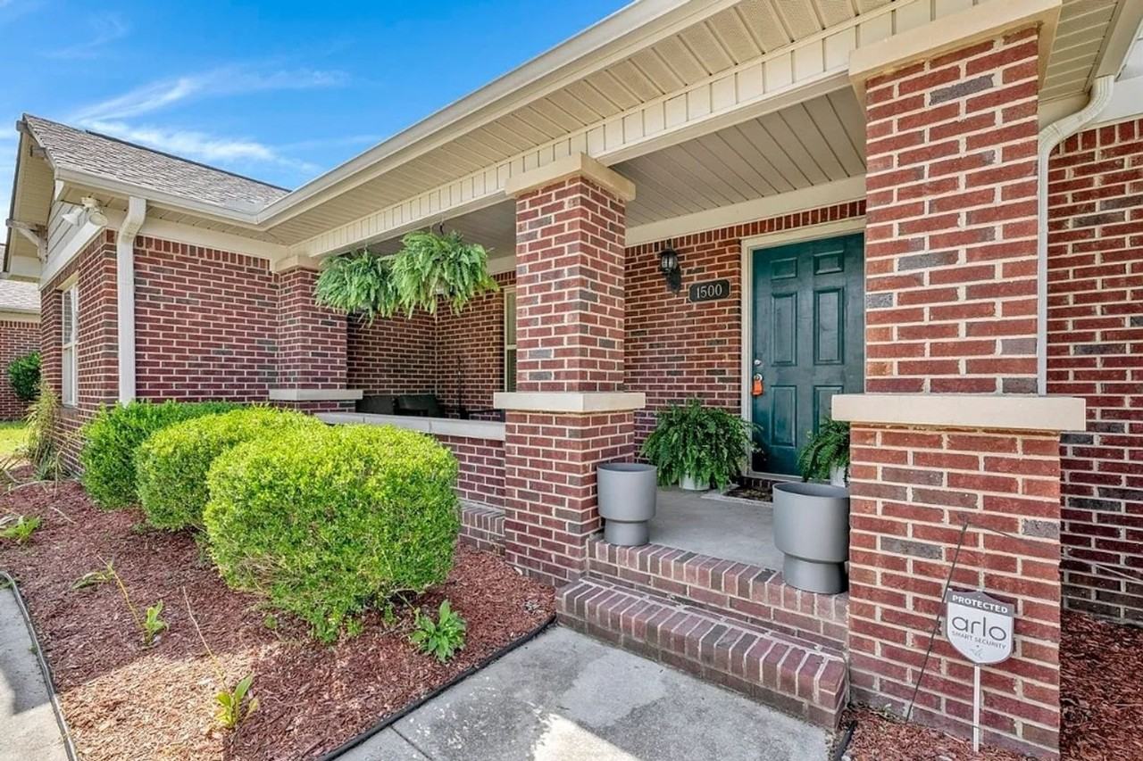 1500 Heritage Cir Se - Photo 2 of 7