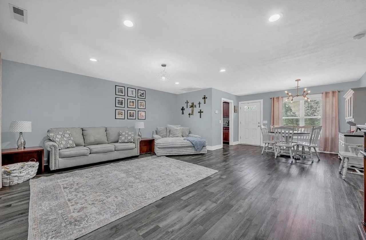 1500 Heritage Cir Se - Photo 3 of 7