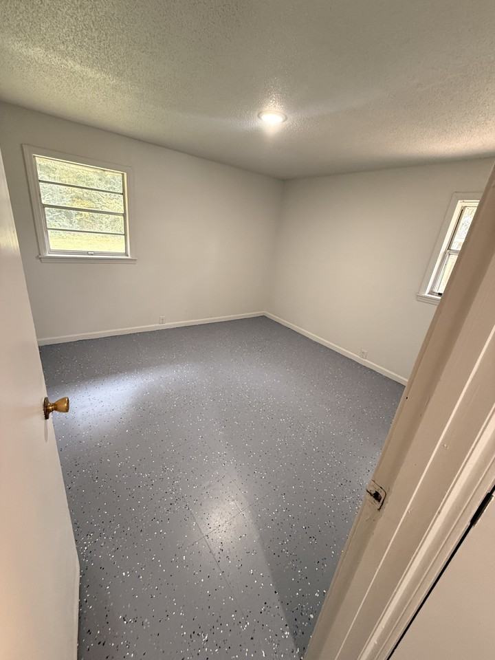 905 Parker St #B - Photo 3 of 7