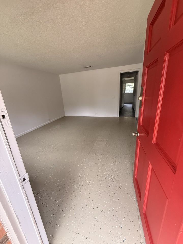 905 Parker St #B - Photo 6 of 7