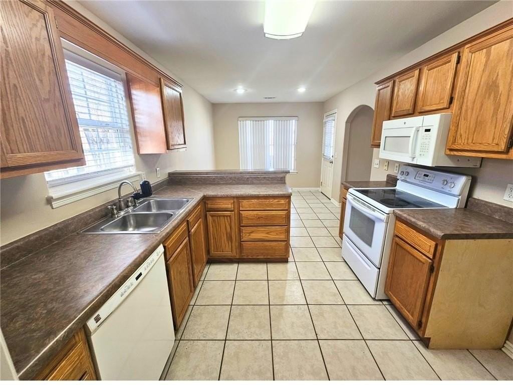 3604 Sw Carriageway Ave - Photo 6 of 22