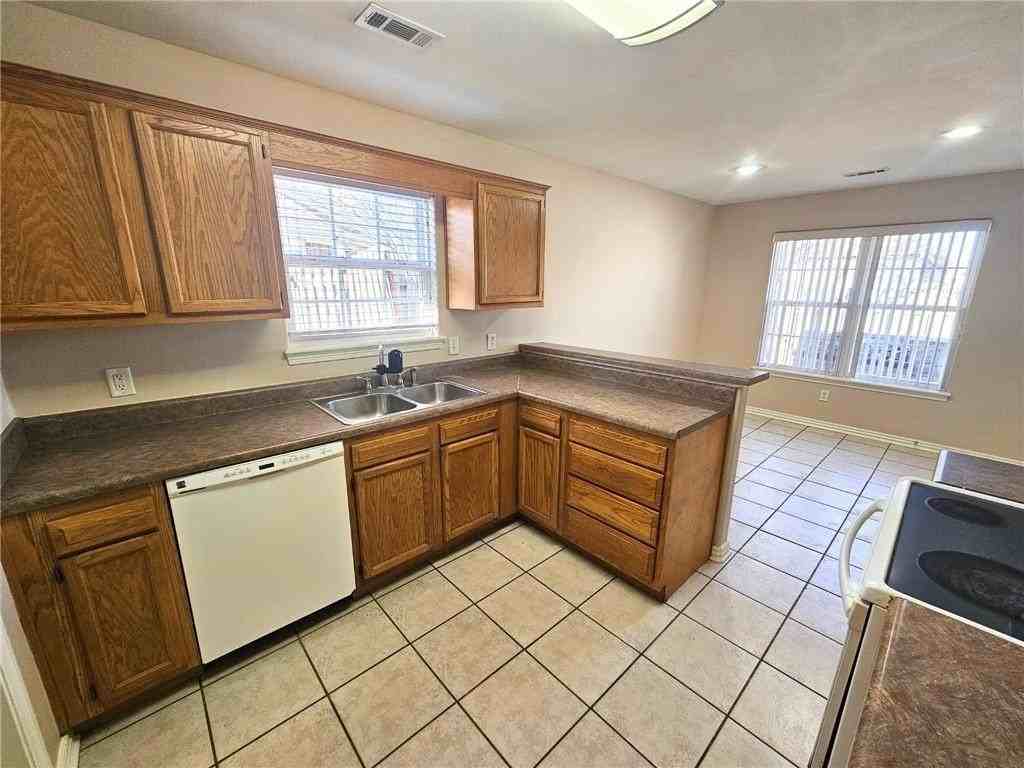 3604 Sw Carriageway Ave - Photo 7 of 22