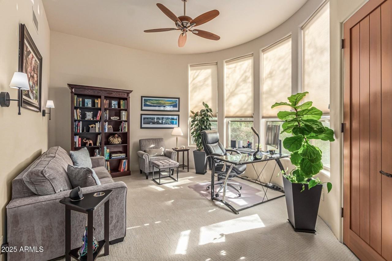 7872 E Thorntree Dr - Photo 6 of 47