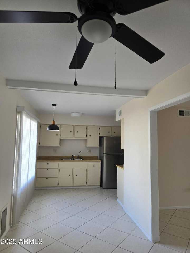 9714 W Mockingbird Dr - Photo 3 of 15