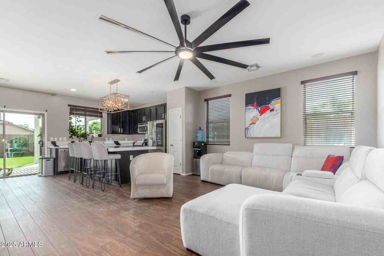 4135 E Waterman Ct - Photo 3 of 16