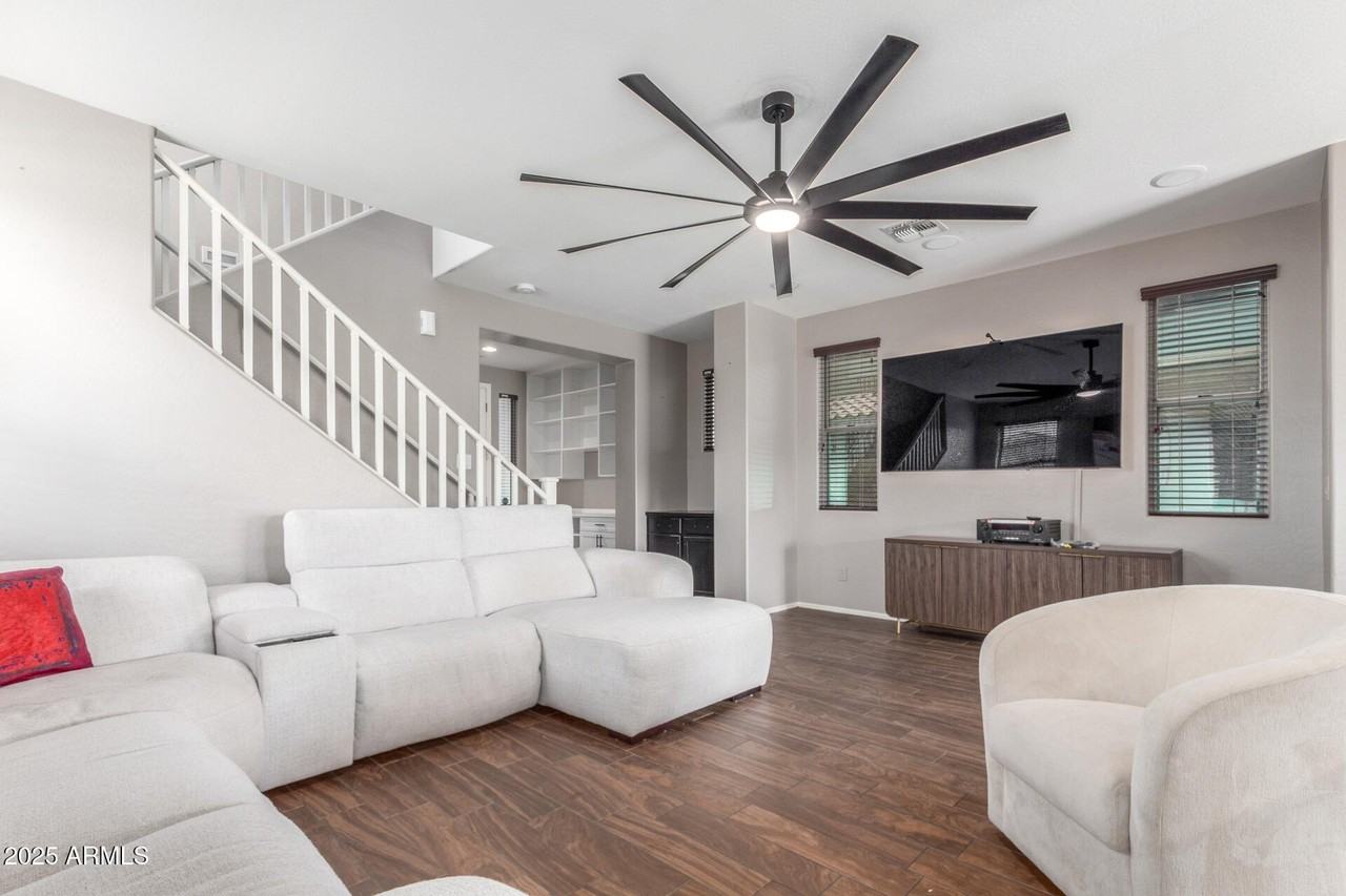 4135 E Waterman Ct - Photo 4 of 16