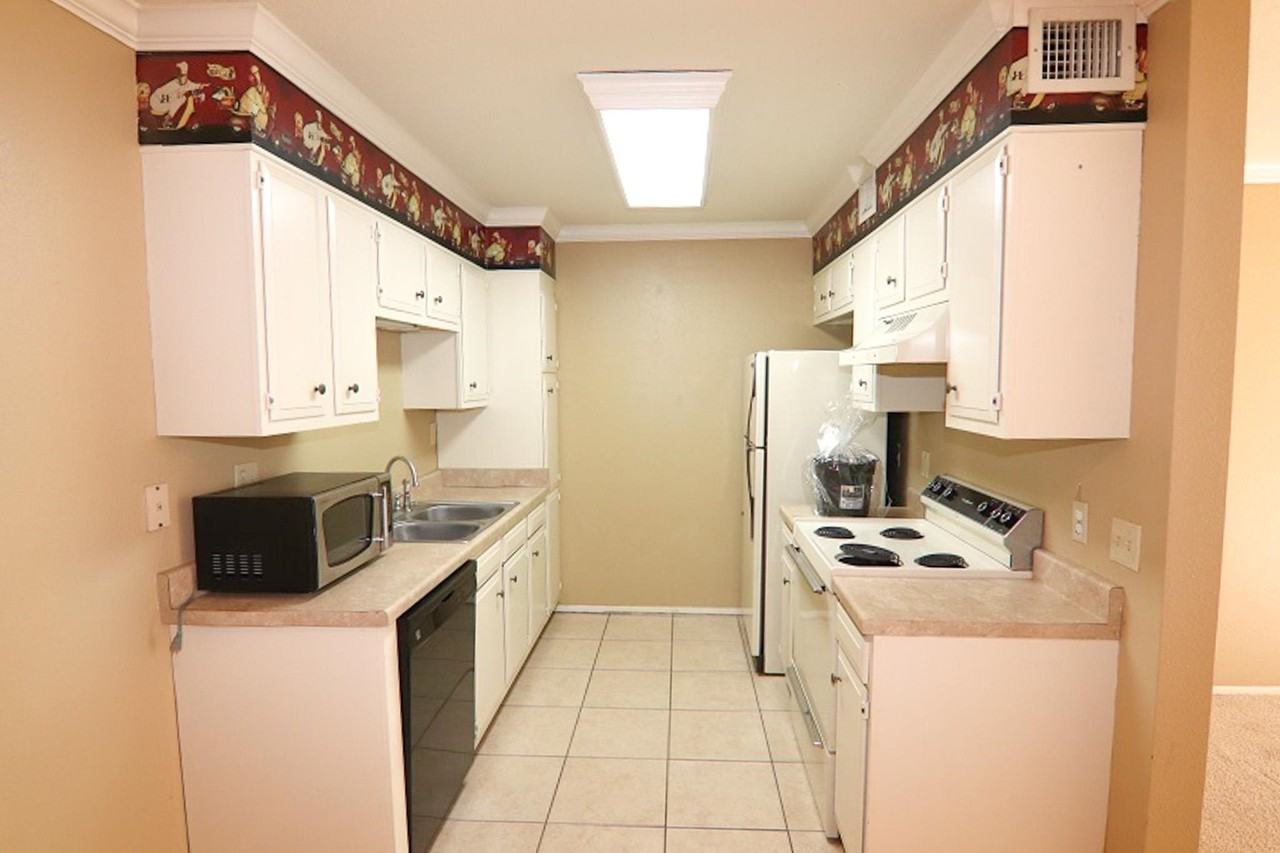 8648 Glen Meadow Ln - Photo 7 of 11