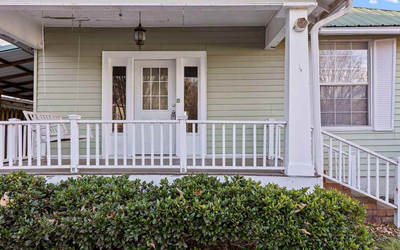 304 Keith St - Photo 3 of 28