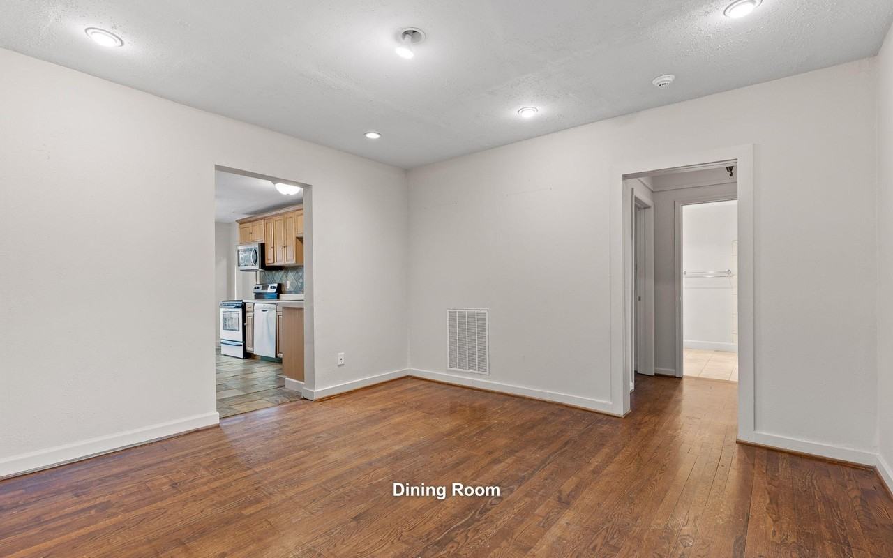 304 Keith St - Photo 7 of 28