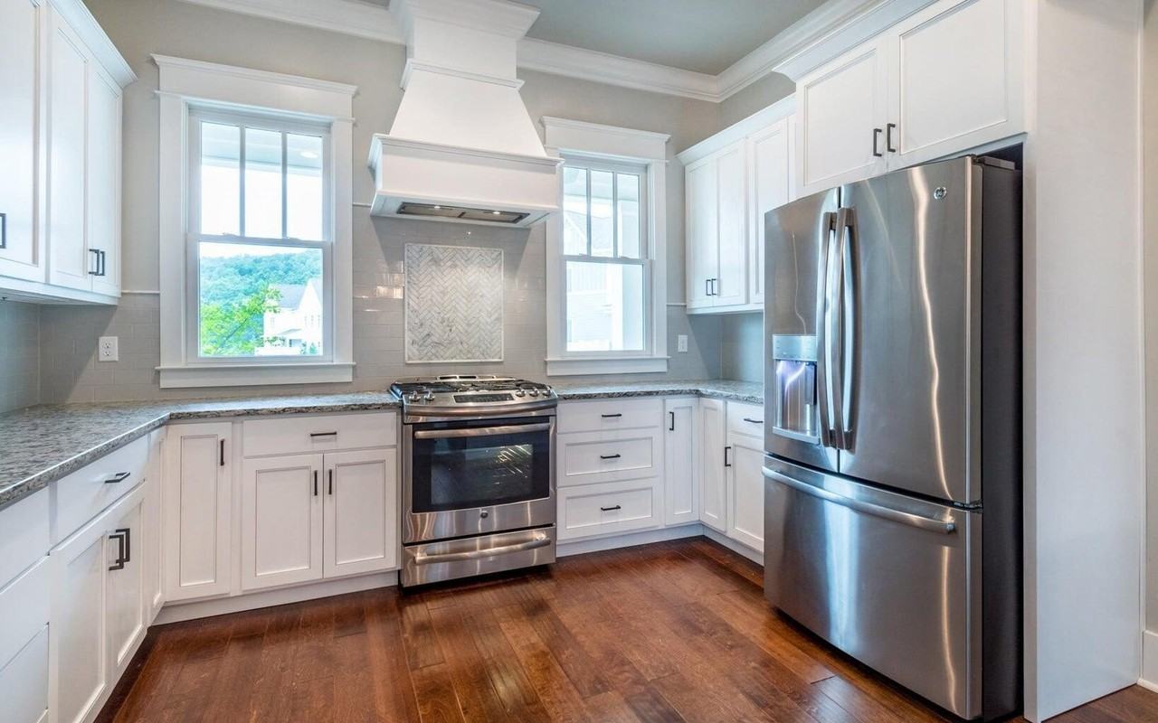 454 Alston Dr - Photo 5 of 32