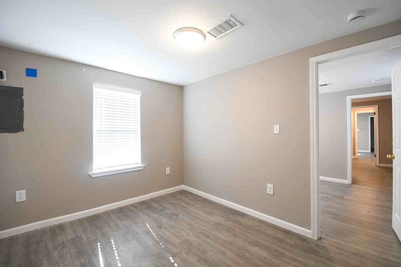 411 W 29th Ave #1 - Photo 2 of 7