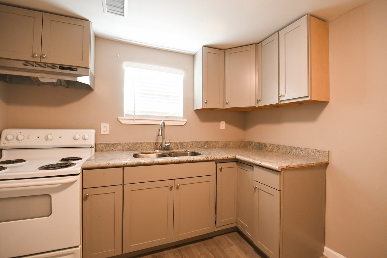 411 W 29th Ave #1 - Photo 4 of 7