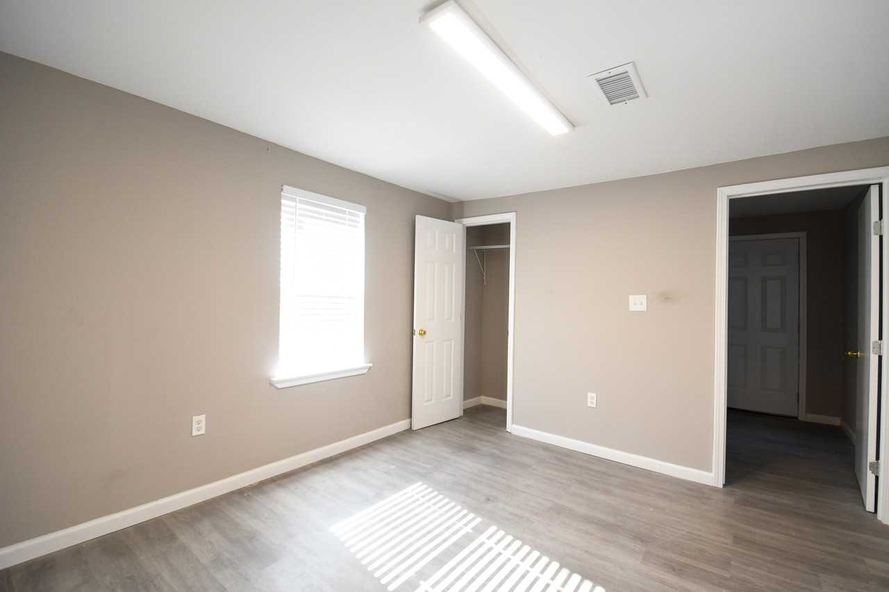 411 W 29th Ave #1 - Photo 5 of 7