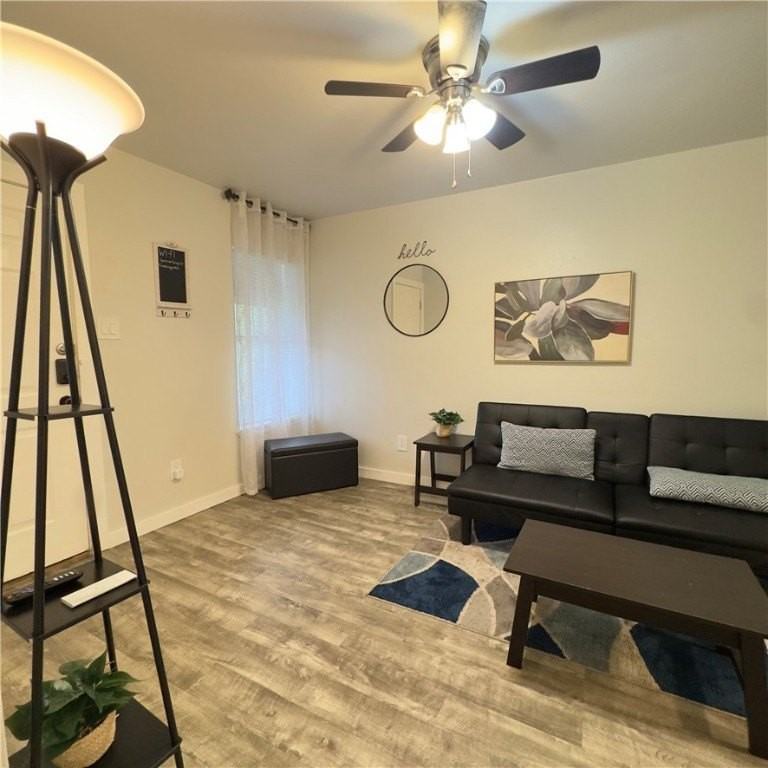 10654 Heizer Dr - Photo 3 of 9