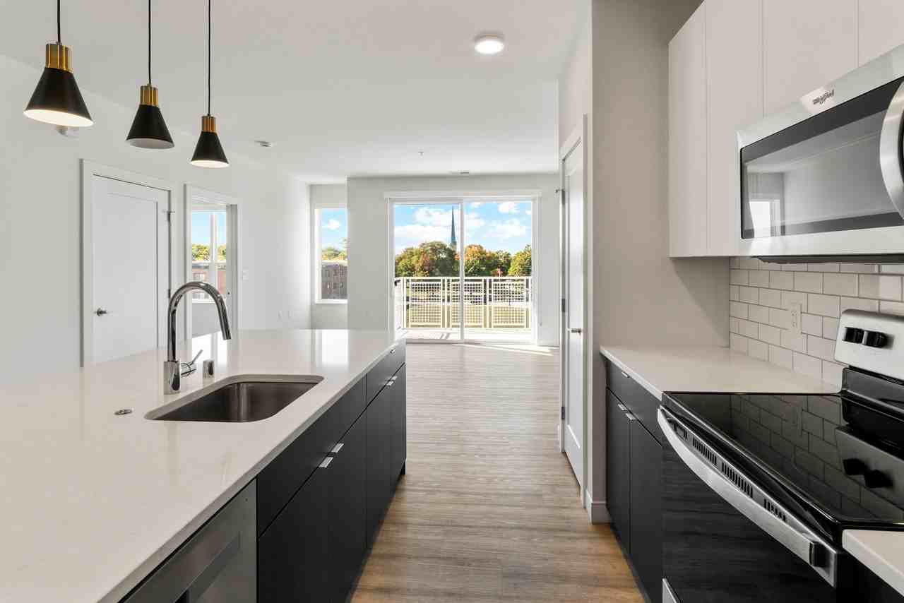 5945 6th Ave #403 - Photo 3 of 33