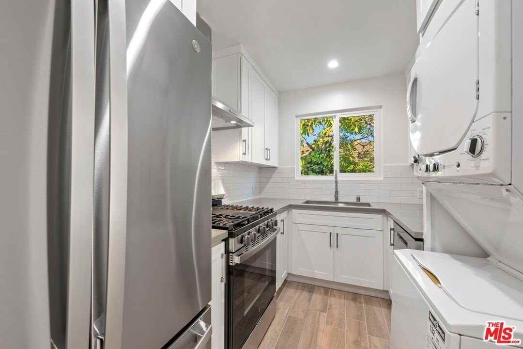 1252 N Crescent Heights Blvd Apt 2 #2 - Photo 6 of 14