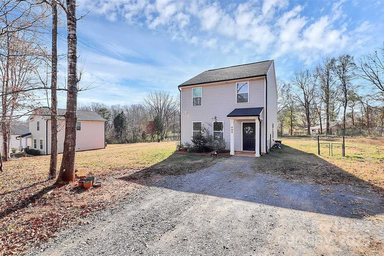 409 Kickapoo Ave - Photo 3 of 35