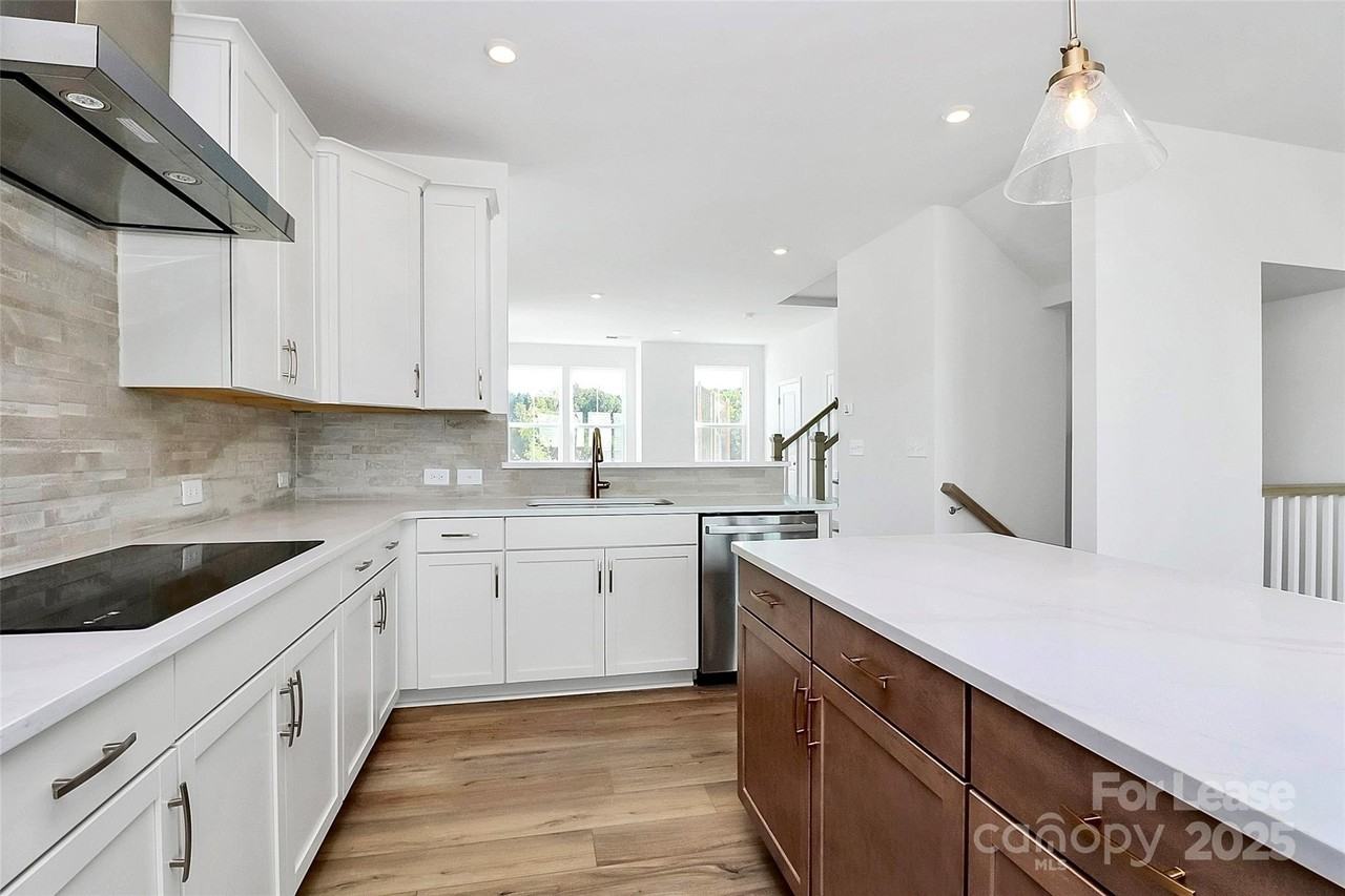 7118 Westrow Ave - Photo 6 of 16