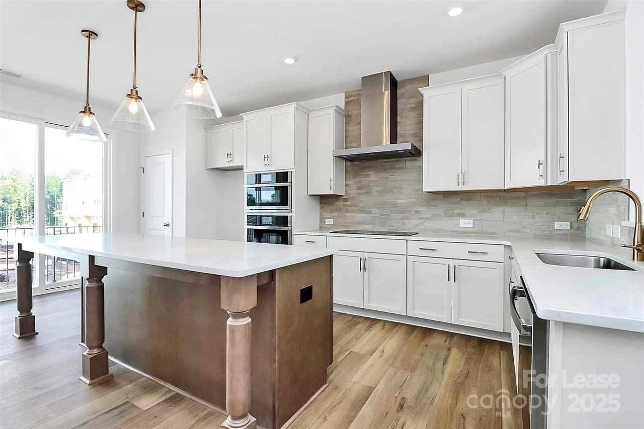 7118 Westrow Ave - Photo 7 of 16