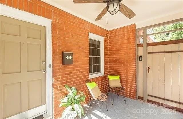 2618 Lumina Ave - Photo 3 of 15