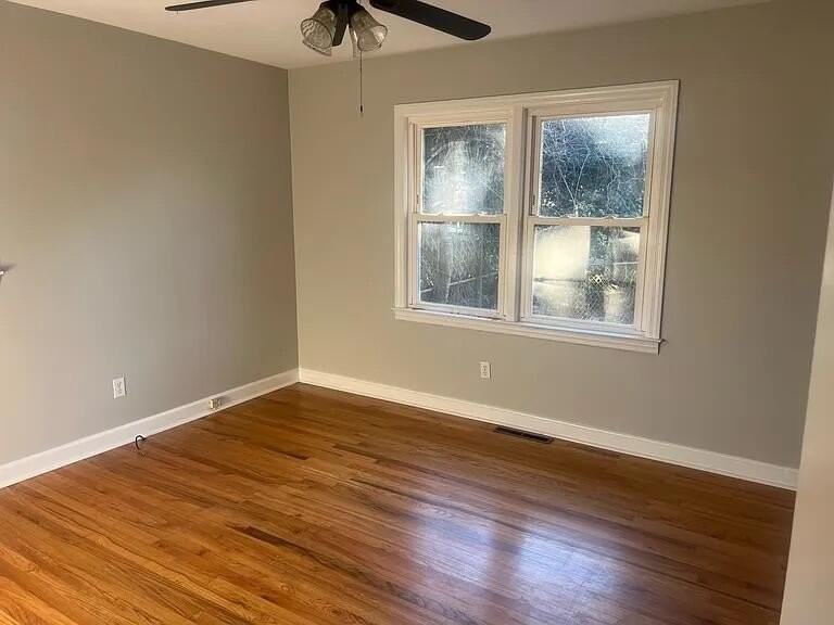 1321 Briarfield Ave - Photo 3 of 4