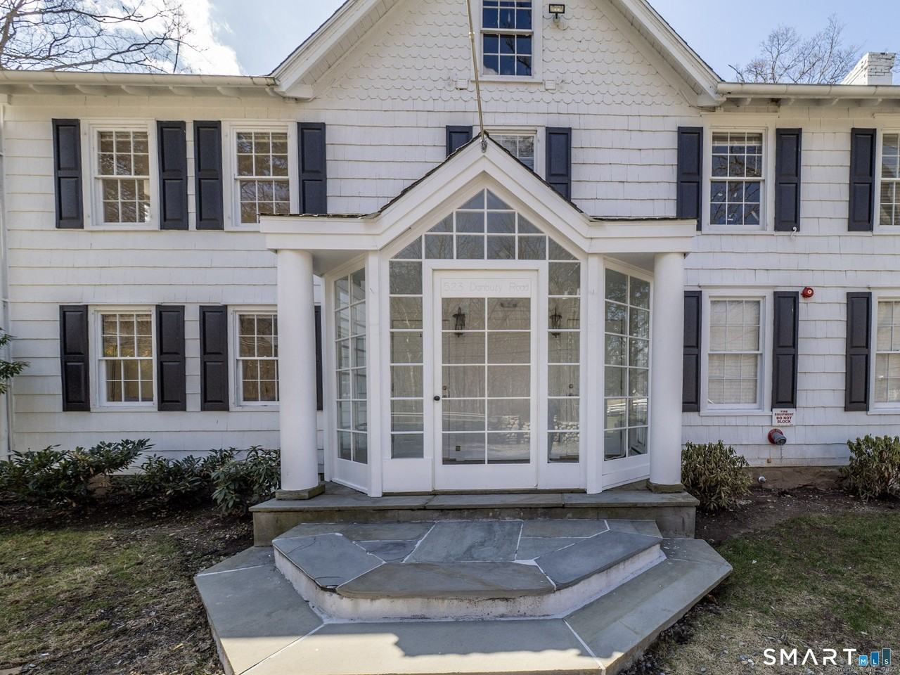 523 Danbury Rd #D - Photo 2 of 17