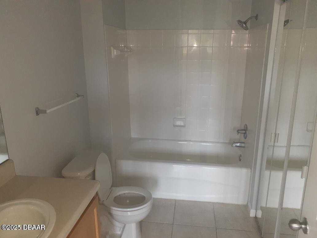 8981 Lee Vista Blvd Apt 2207 #2207 - Photo 2 of 6