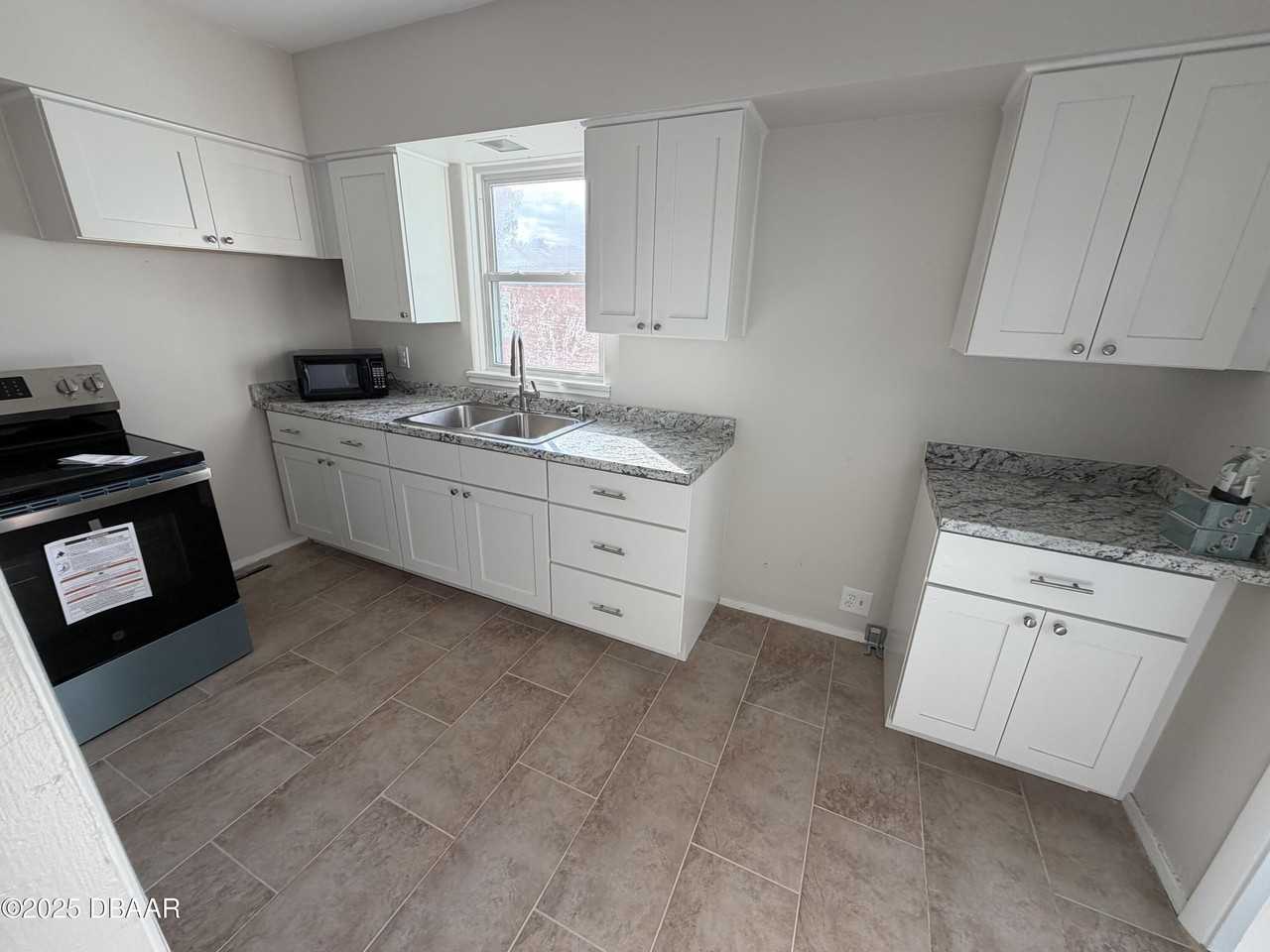 321 Ribault Ave Unit 1 #1 - Photo 3 of 9