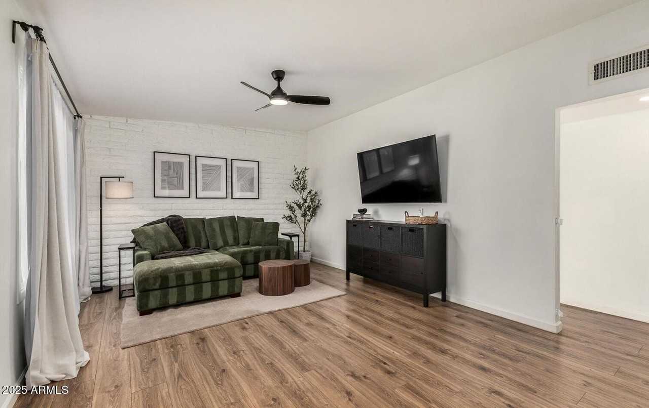 1964 E Wesleyan Dr - Photo 3 of 6