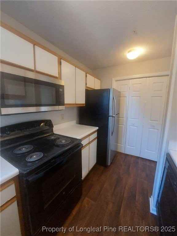 300 Waterdown Dr Apt 8 #8 - Photo 5 of 11