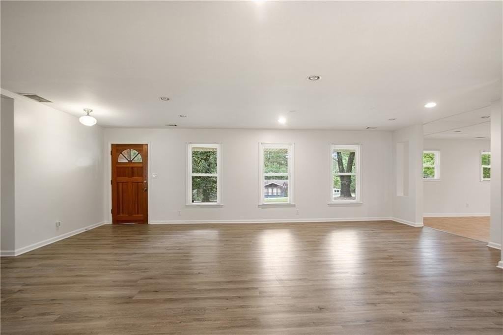 2729 Lanier Dr - Photo 5 of 25