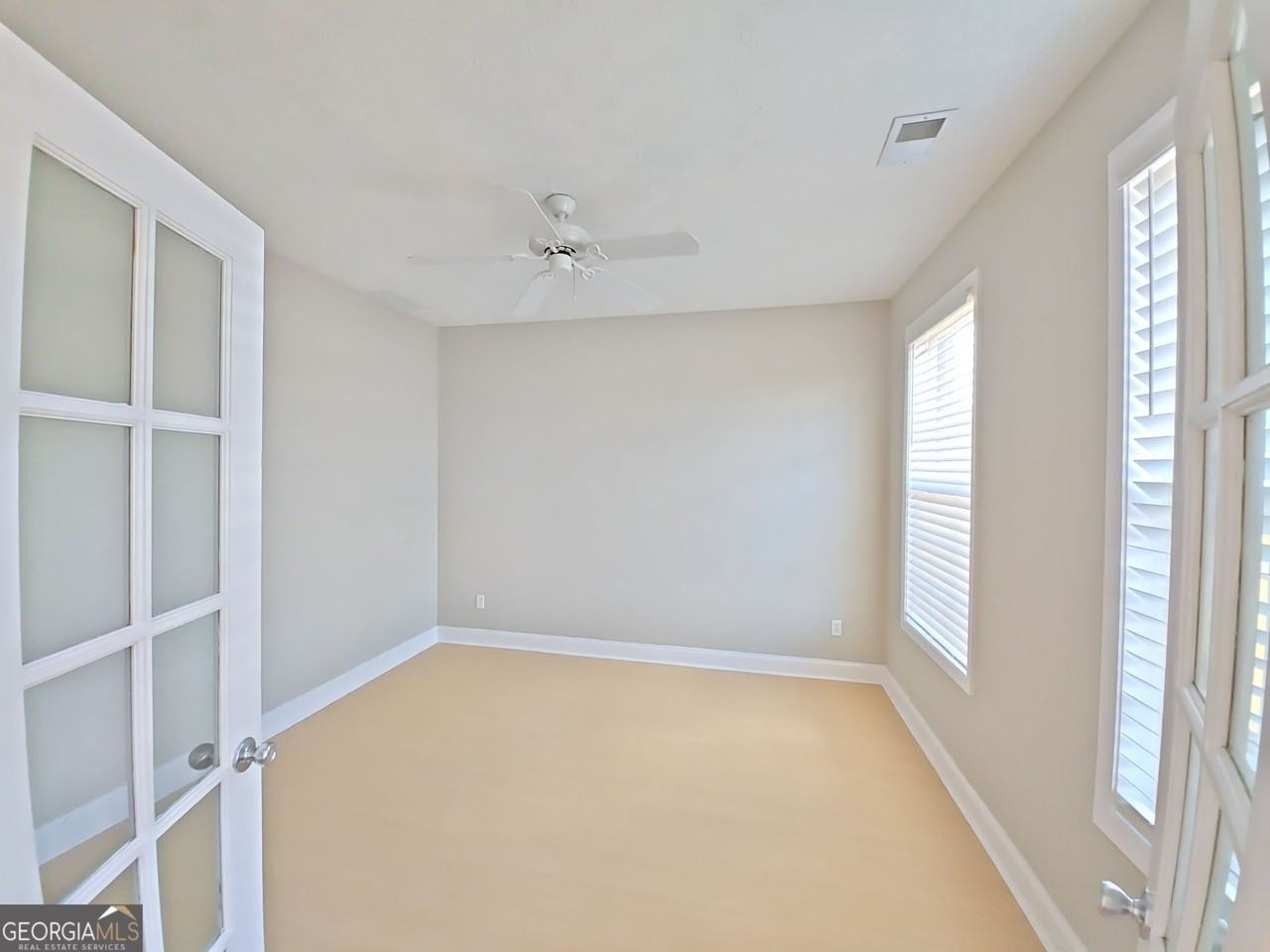 437 Bedford Xing - Photo 2 of 18