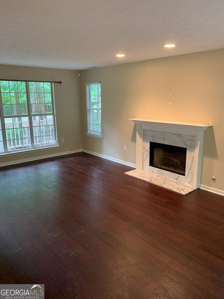 123 Rayner Dr - Photo 2 of 14