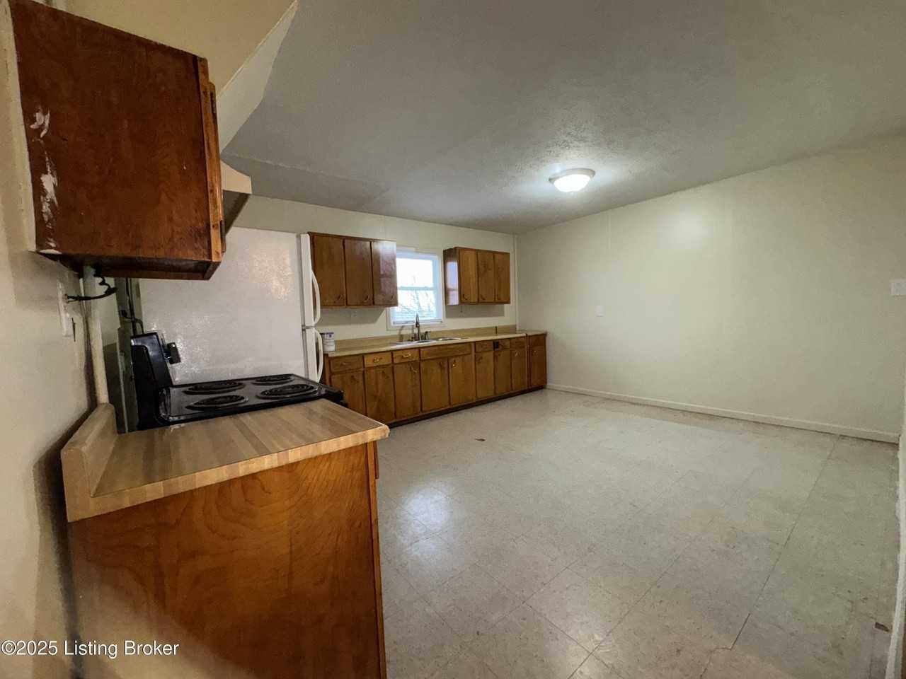 9909 Mount Eden Rd - Photo 6 of 15