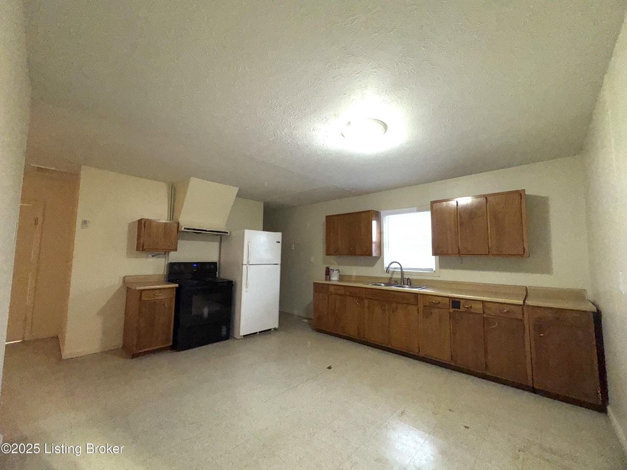 9909 Mount Eden Rd - Photo 7 of 15