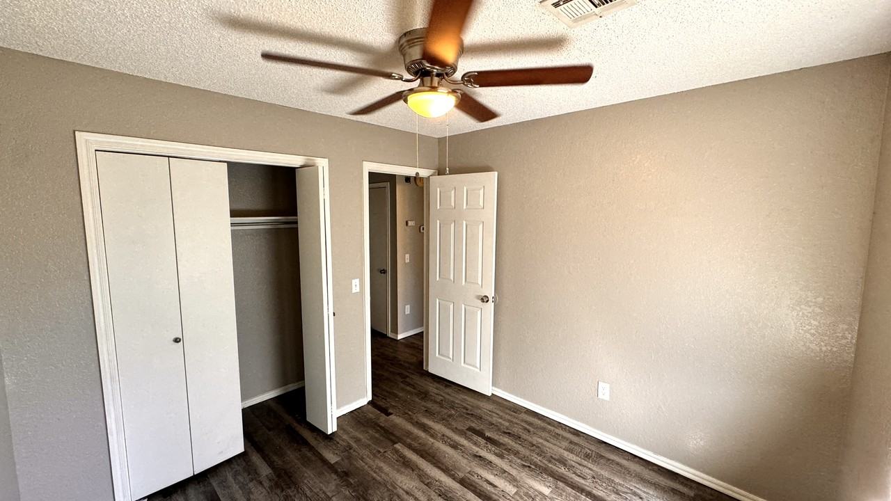 812 Se 15th St #1 - Photo 6 of 20